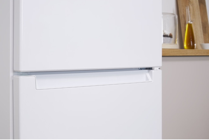 Холодильник с нижней морозильной камерой Indesit DS 4160 W