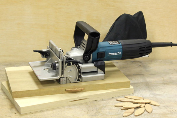 Фрезер Makita PJ7000